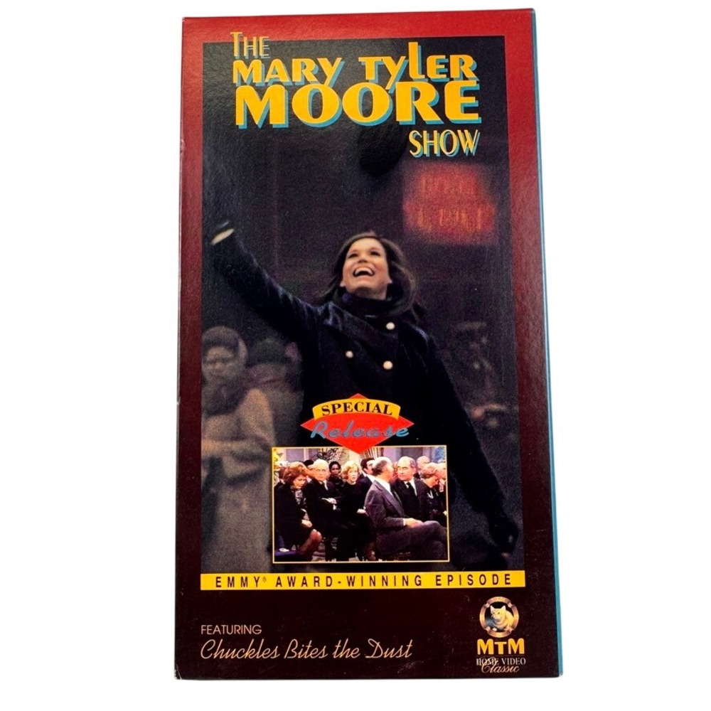 The Mary Tyler Moore Show Chuckles Bites the Dust‎ VHS Special Release MTM 1992